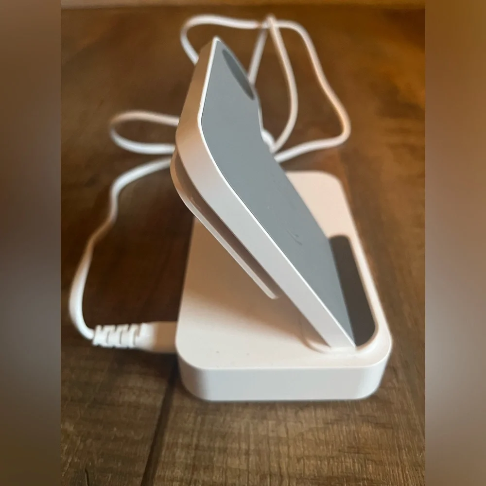 Soopii 3 in 1 wireless charging station. Charge your phone, AirPods and iWatch